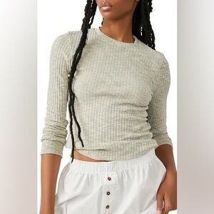 Free People Aura Layering top! Size XS! Grey-beige color!